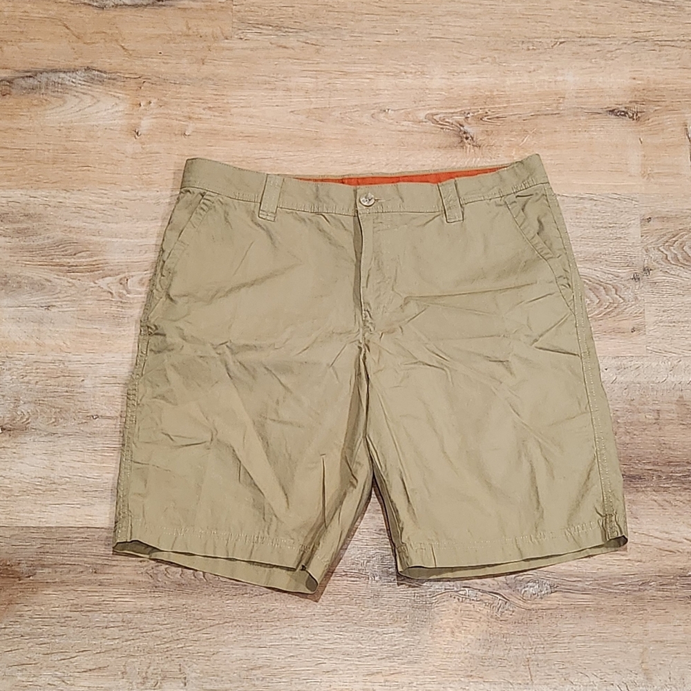 Columbia Men’s Khaki Flat Front Shorts | Size 34 | 10" Inseam